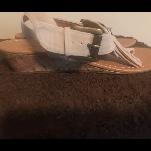 Sandals - Picture 3 of 4